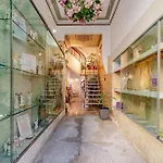 Guest house Serafina Palace Historic Charm By The Sea *