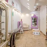 Guest house Serafina Palace Historic Charm By The Sea *
