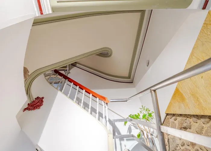 Serafina Palace Historic Charm By The Sea Gæstehus *