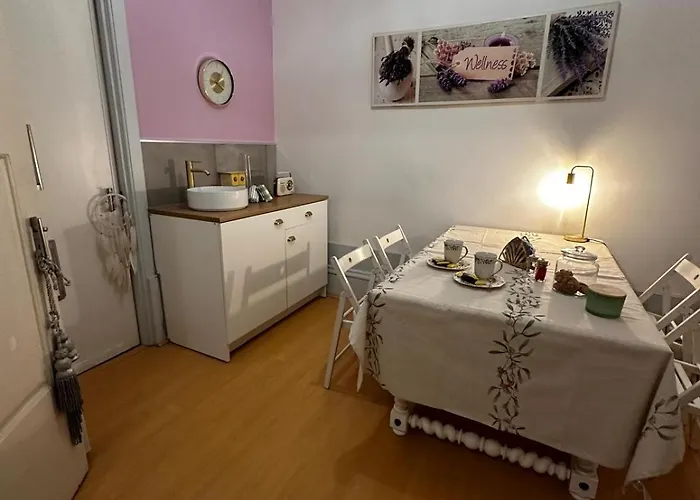 Serafina Palace Historic Charm By The Sea