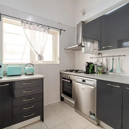 Serafina Palace Historic Charm By The Sea Maison d'hôtes