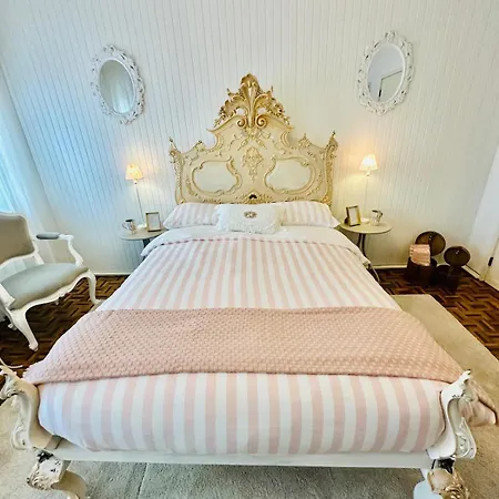 Serafina Palace Historic Charm By The Sea Gæstehus *