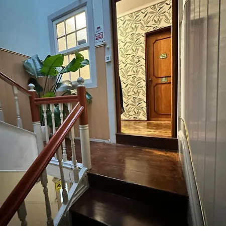 ゲストハウス Serafina Palace Historic Charm By The Sea *