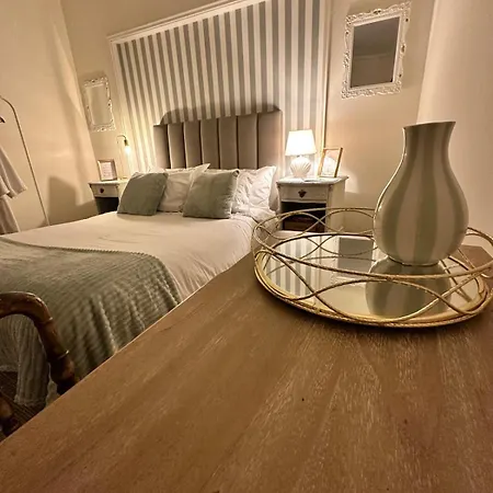 Serafina Palace Historic Charm By The Sea بيت ضيافة