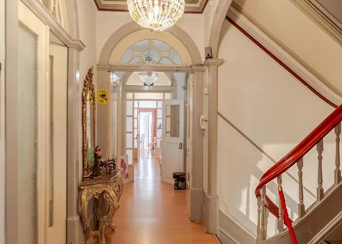 Guest house Serafina Palace Historic Charm By The Sea