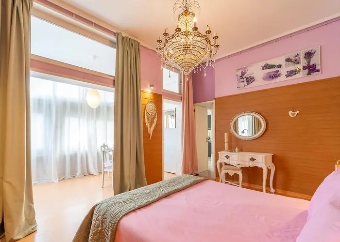 Serafina Palace Historic Charm By The Sea Guest house *