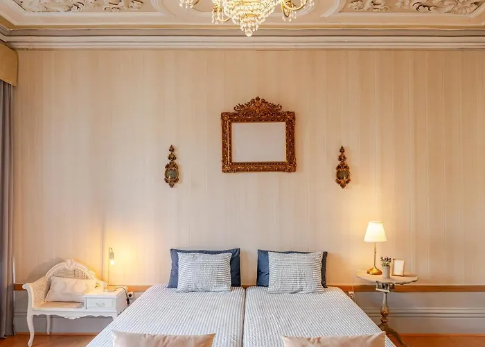 Guest house Serafina Palace Historic Charm By The Sea