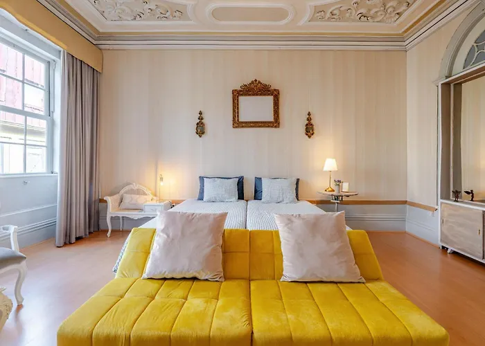 Guest house Serafina Palace Historic Charm By The Sea *