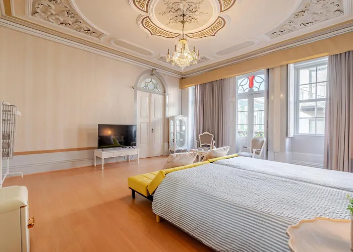 Guest house Serafina Palace Historic Charm By The Sea