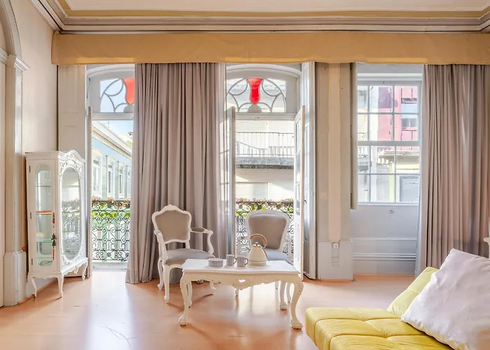 Guest house Serafina Palace Historic Charm By The Sea